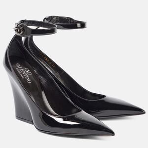 Valentino Garavani V Logo 105 Lockette Wedge Pump size 39